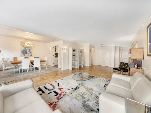 650 Park Avenue 6C image 1 of 10