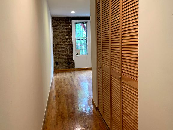 4th image of 132 E 96th St APT 4b