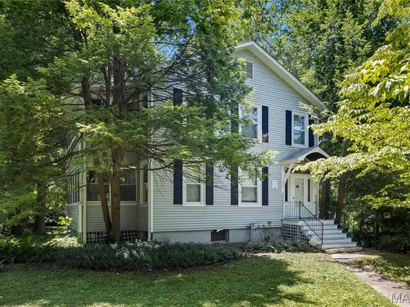 502 Carson Rd, Saint Louis, MO 63135