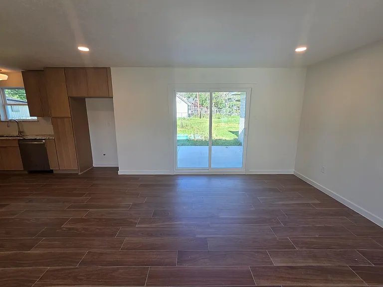 803 Coleman St — Photo 8