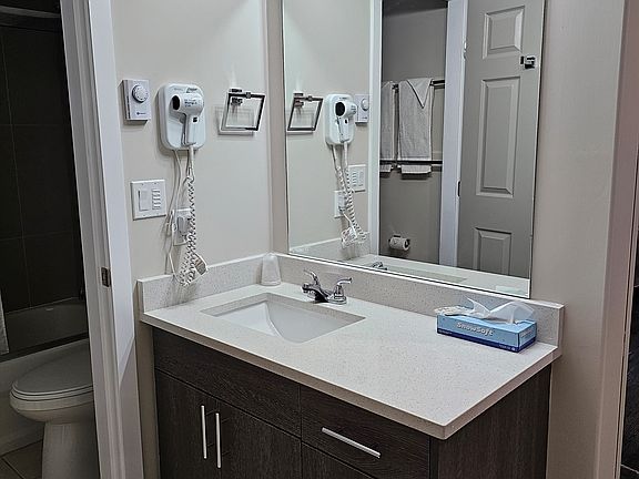 4th image of 7712 Sparrow Dr #401