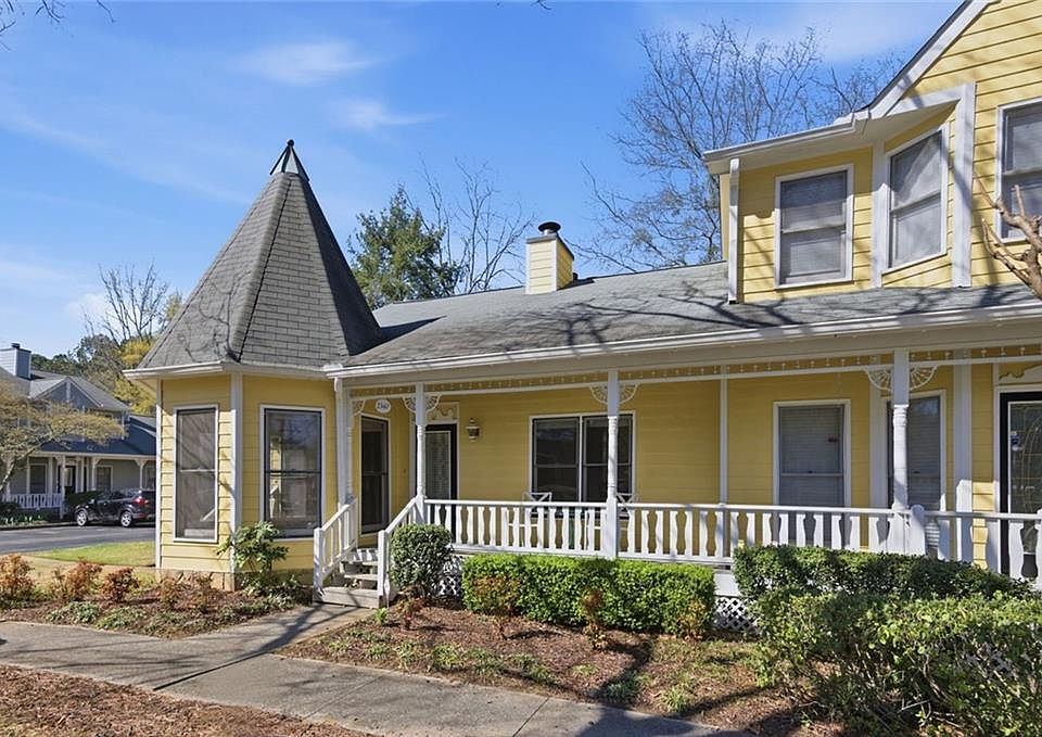 1st image of 2340 Brockett Rd