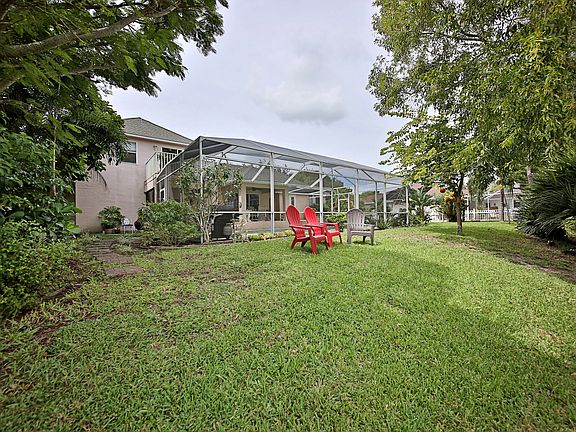 2nd image of 405 NE 19th Pl