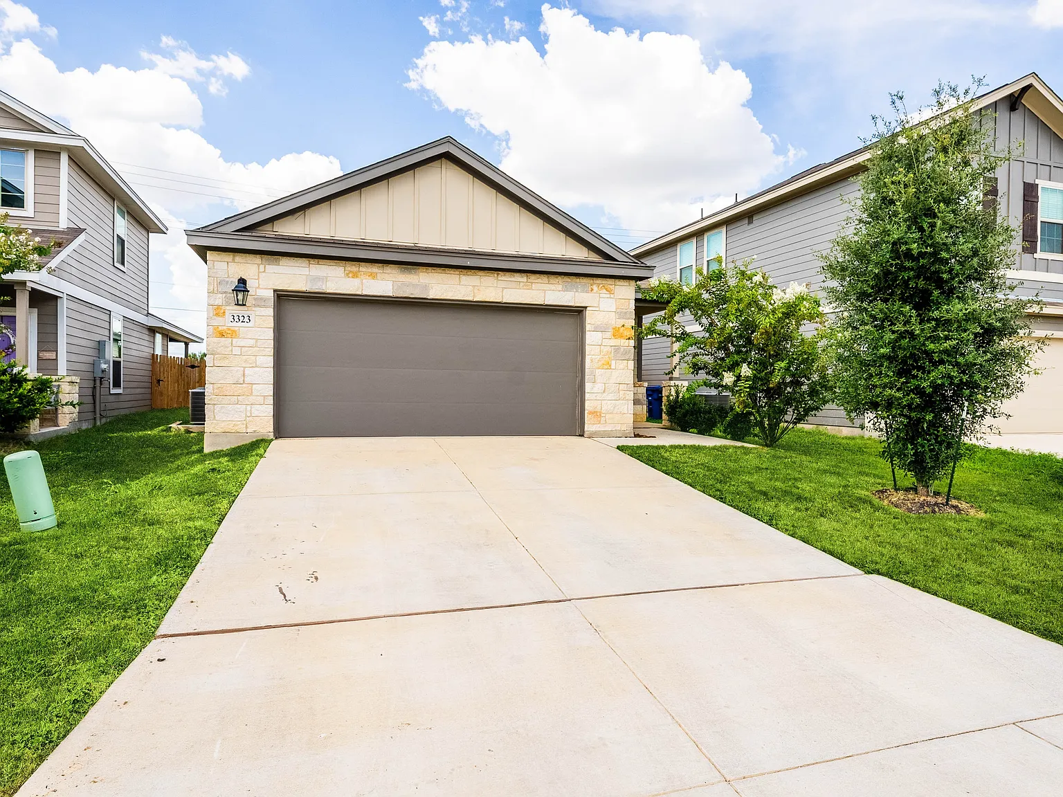 4 bed, 1600 sqft, $2,500 — Photo 1