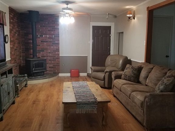 4th image of 150 Big Hill Dr