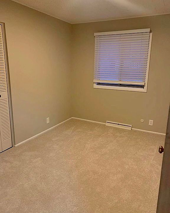 1st image of 2086 Kenwood Dr