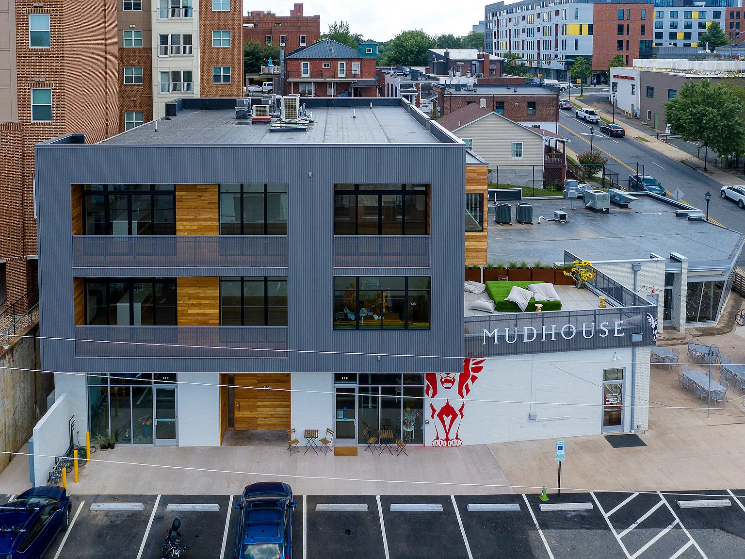 Tenth Street NW Loft — Photo 4