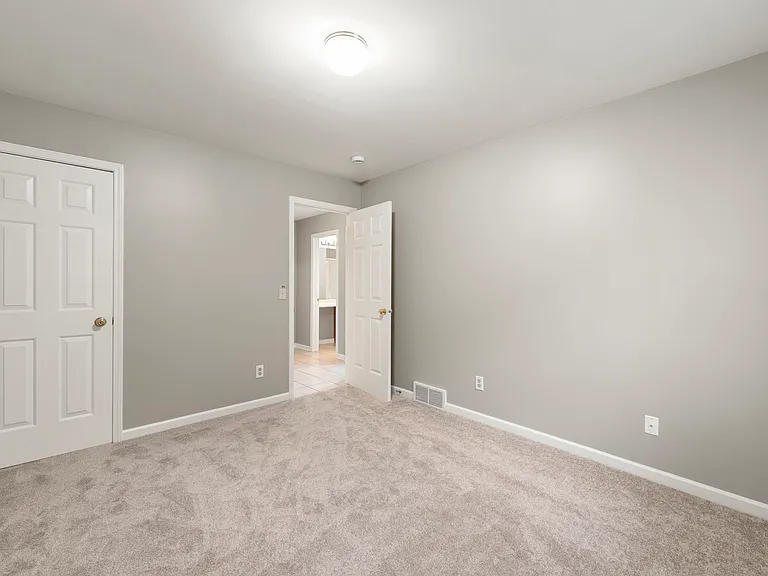 1499 Stonefield Dr — Photo 11