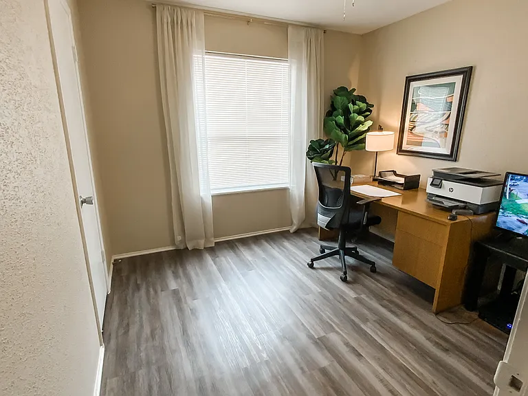 Anderson Point Apartments — Photo 6