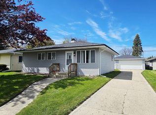 1732 85th St, Kenosha, WI 53143