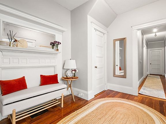 5th image of 106 Lonsdale St #1