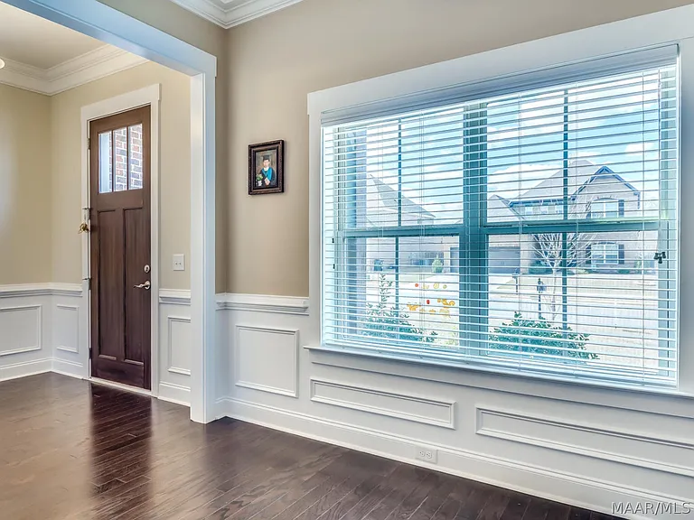 300 Melison Dr — Photo 3