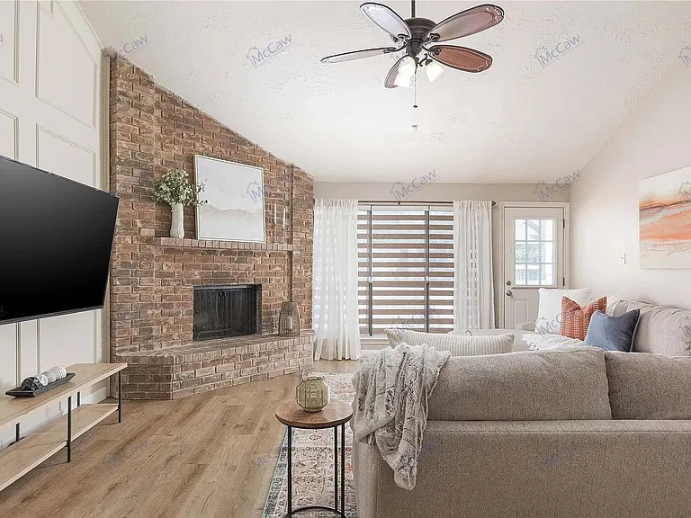 1029 Field Trail Dr — Photo 8