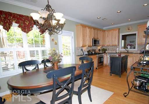 5th image of 413 Holly Brook Ln