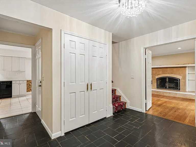 11119 Lamplighter Ln — Photo 6