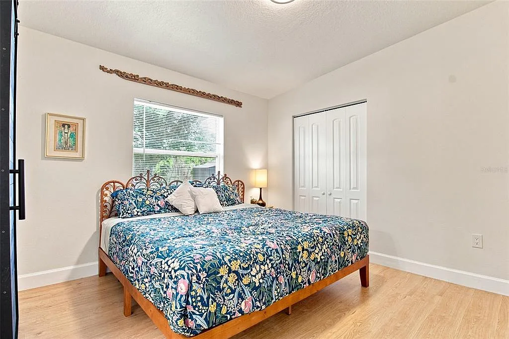 3 bed, 2.0 bath, 925 sqft, $2,450 — Photo 4