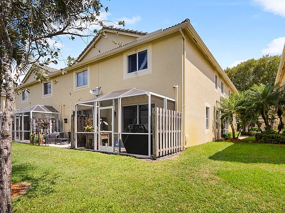 5th image of 2361 Pasadena Way