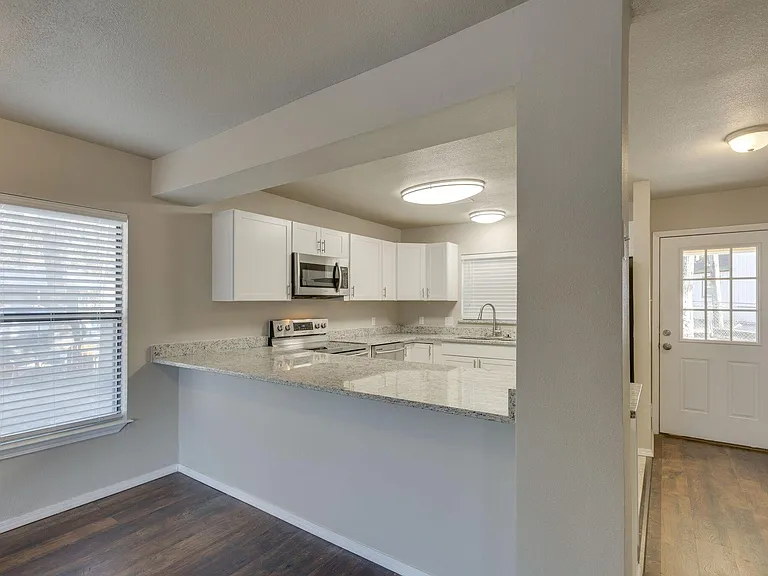 157 Harbor Dr — Photo 10