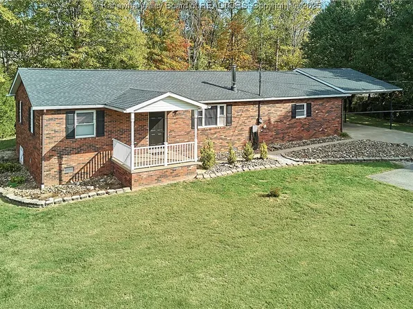 3806 Kathy Dr, Hurricane, WV 25526