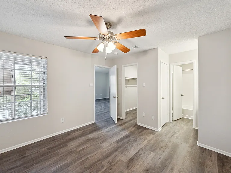 Altamonte Apartments — Photo 9