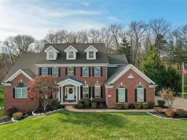 1283 Polo Lake Dr, Ballwin, MO 63021