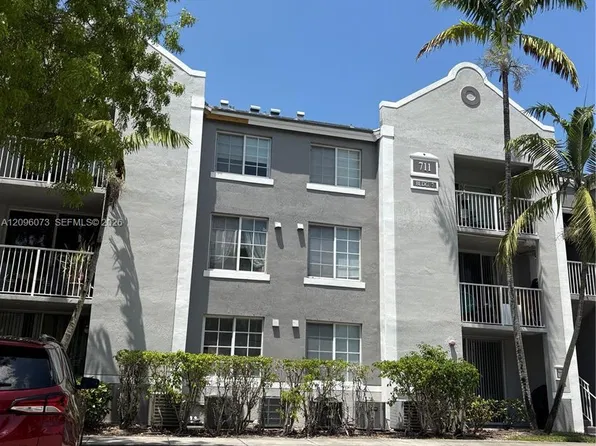 711 SW 111th Way APT 202, Hollywood, FL 33025