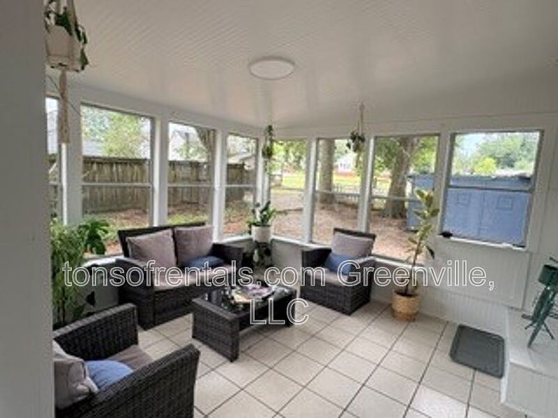 1st image of 3 Frost St