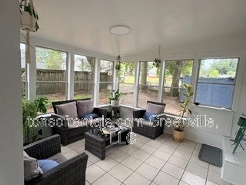 3 Frost St