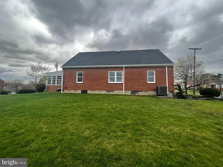 300 Harrison Ave — Photo 32