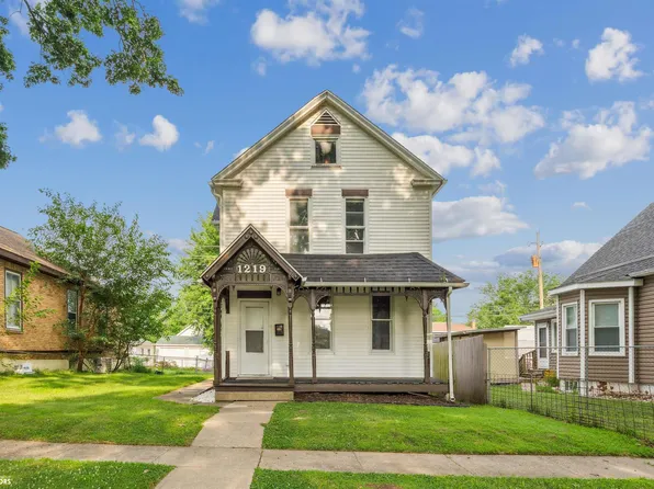 1219 N 7th St, Burlington, IA 52601