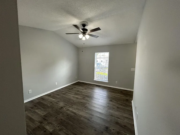 650 N Dixie Ave #A — Photo 6