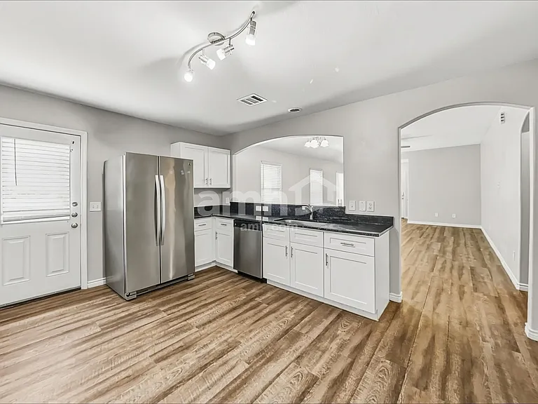 13211 Ambrosa Dr — Photo 4