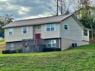 513 Highpoint Rd, Rose Hill, VA 24281