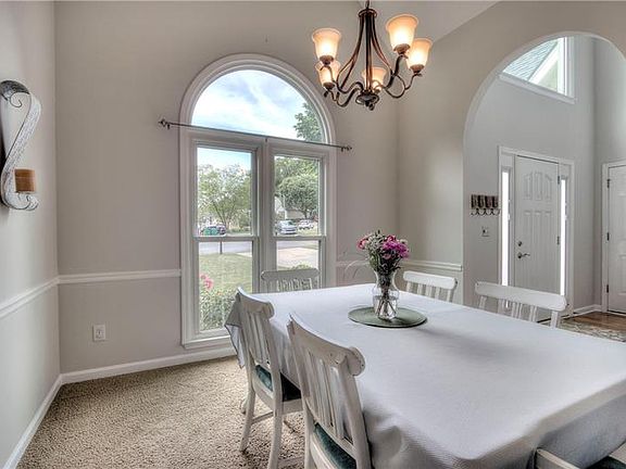 3rd image of 375 Yonah Cir