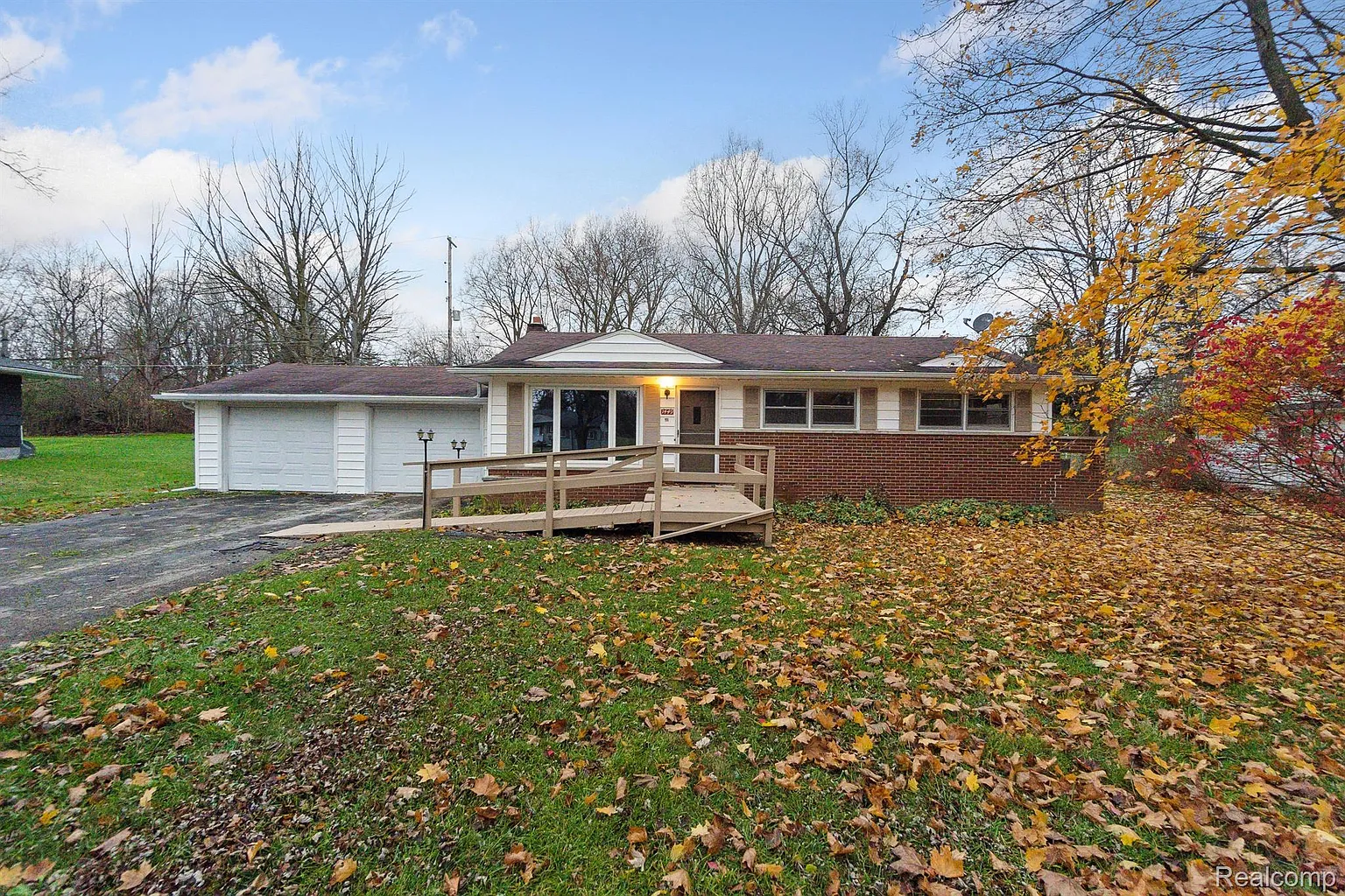 1449 Westwood Dr photo 1