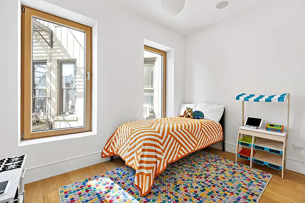 Sold by Compass | media 7