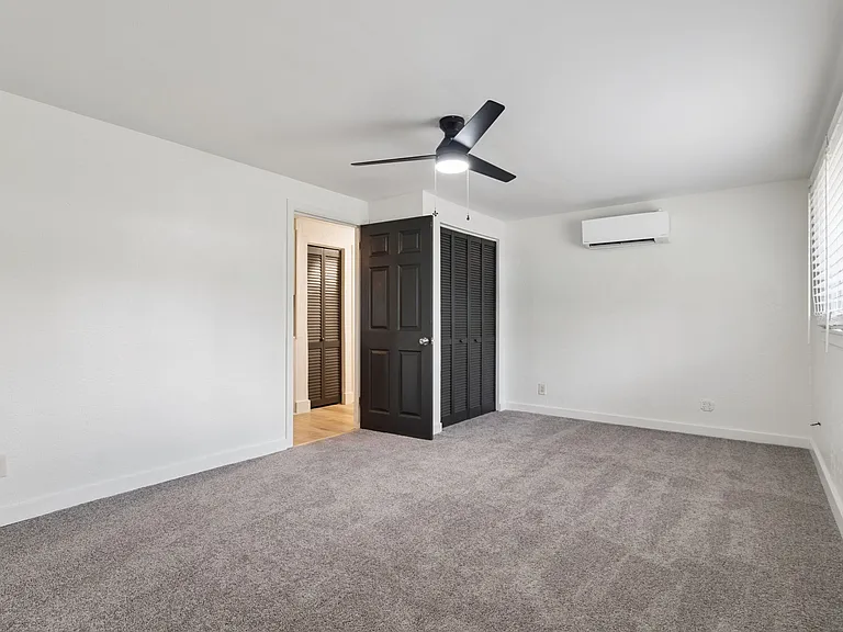 811 W Wisconsin Ave — Photo 10