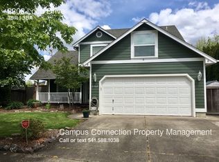 2302 Loch Dr, Springfield, OR 97477