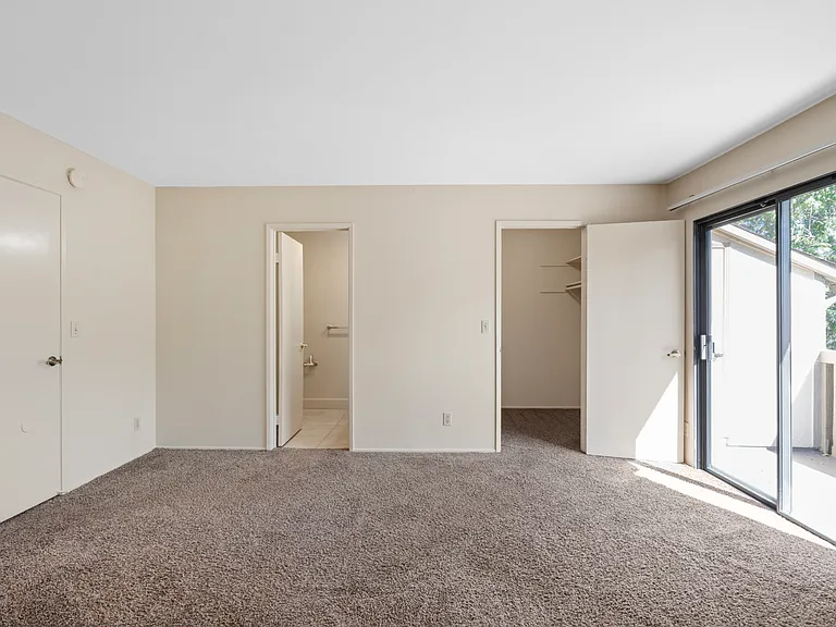 1010 N Abbott Ave — Photo 11