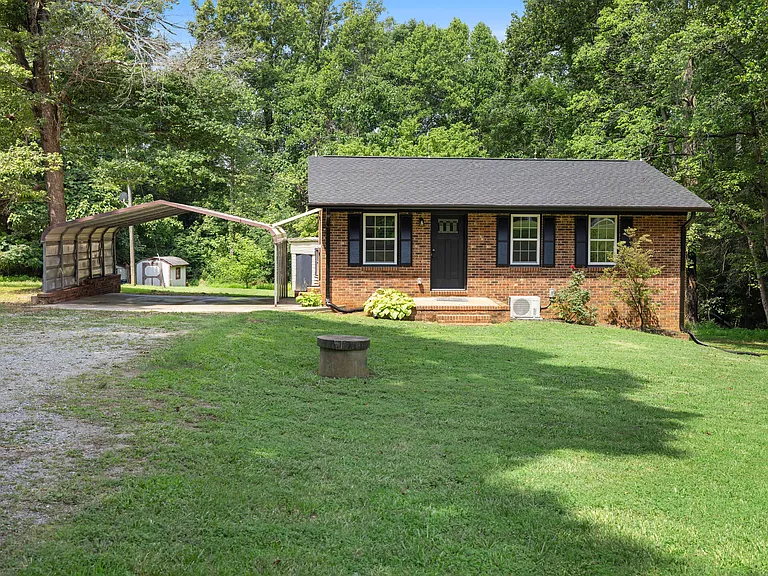 437 Woodsdale Rd — Photo 37