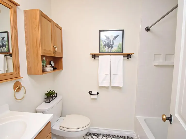 22619 Leedstown Ln — Photo 17