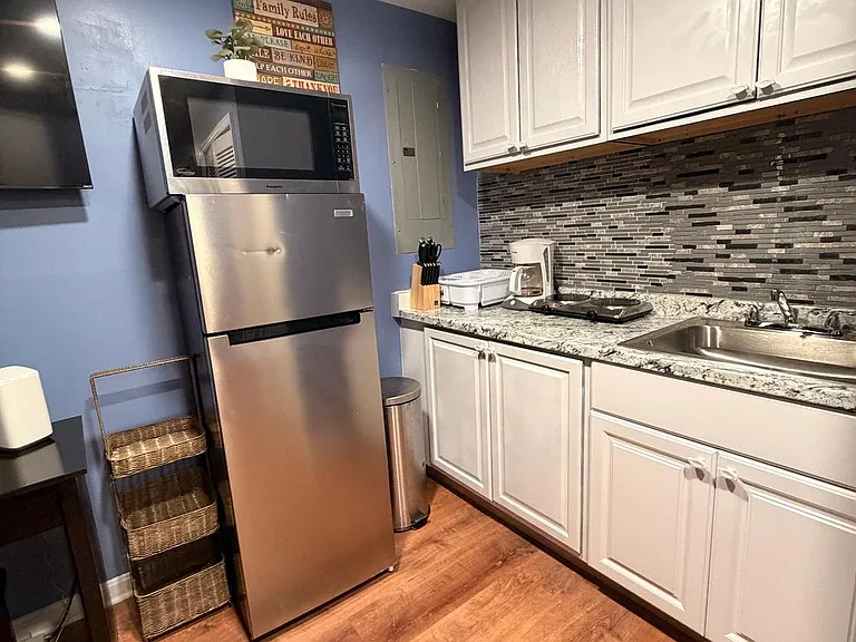 311 Kings Crest Dr — Photo 1