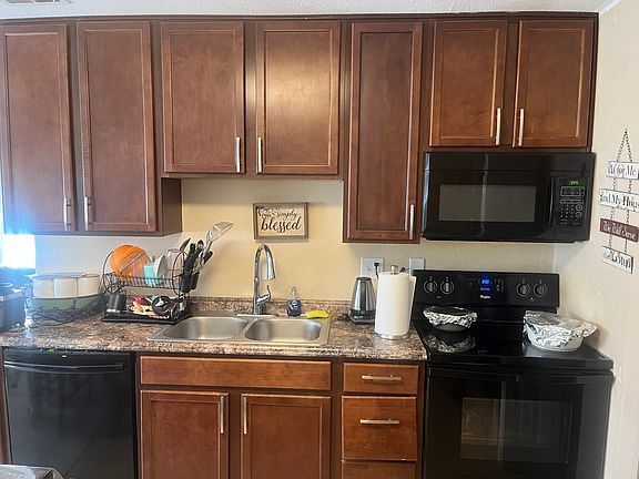 4th image of 9360 Rose Ct