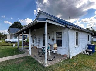 222 Grissom Ave, Mitchell, IN 47446