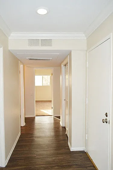 Los Feliz Summit Apartments — Photo 13