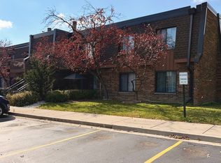 614 Tralee Ct APT 2D, Schaumburg, IL 60193