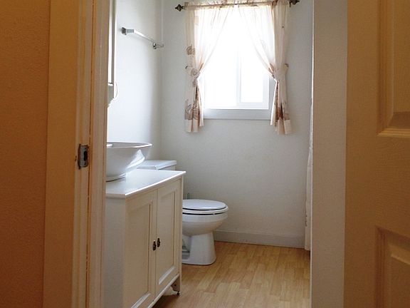 5th image of 311 5th St NE