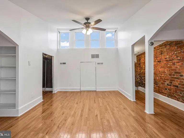 30 R St NE — Photo 33