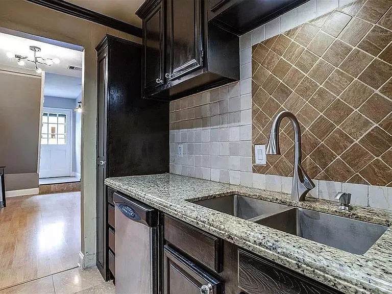 4039 Cole Ave #102 — Photo 11