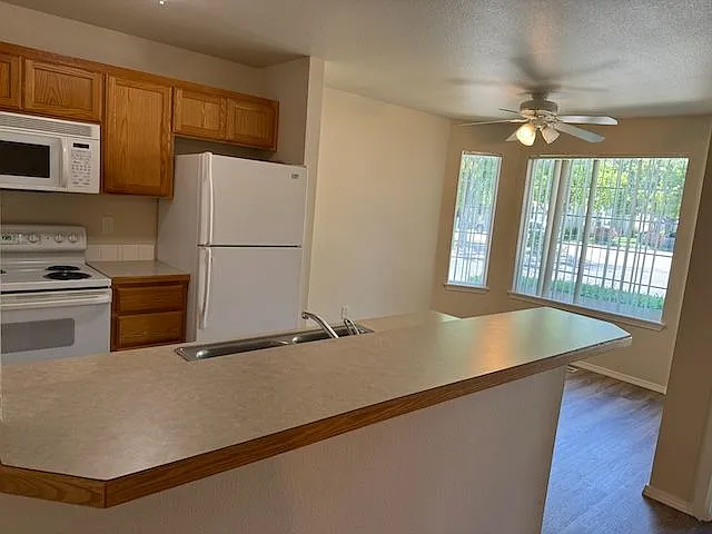 158 N Seafury Ln #101 — Photo 10
